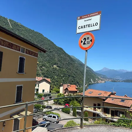 Charming & Bright Lakefront Apartmán