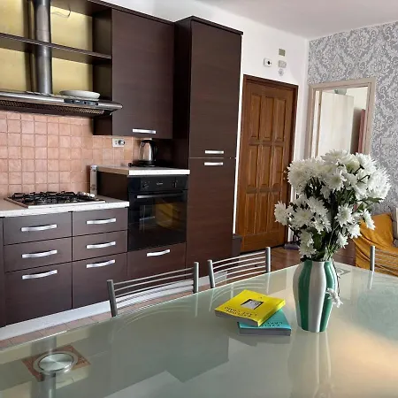 Daire Charming & Bright Lakefront Argegno
